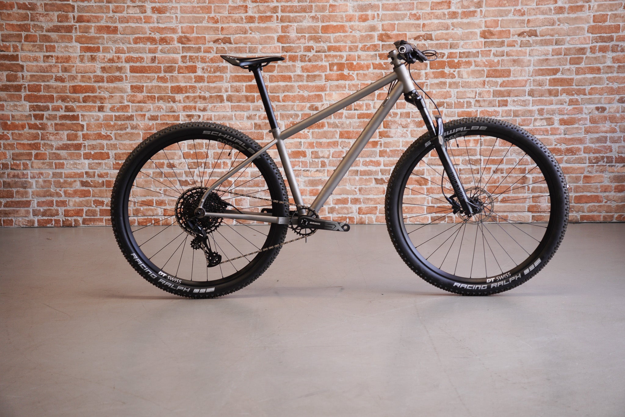 Ex Display - Small - Gloria All Terrain - Deore Groupset - Rockshox Fork