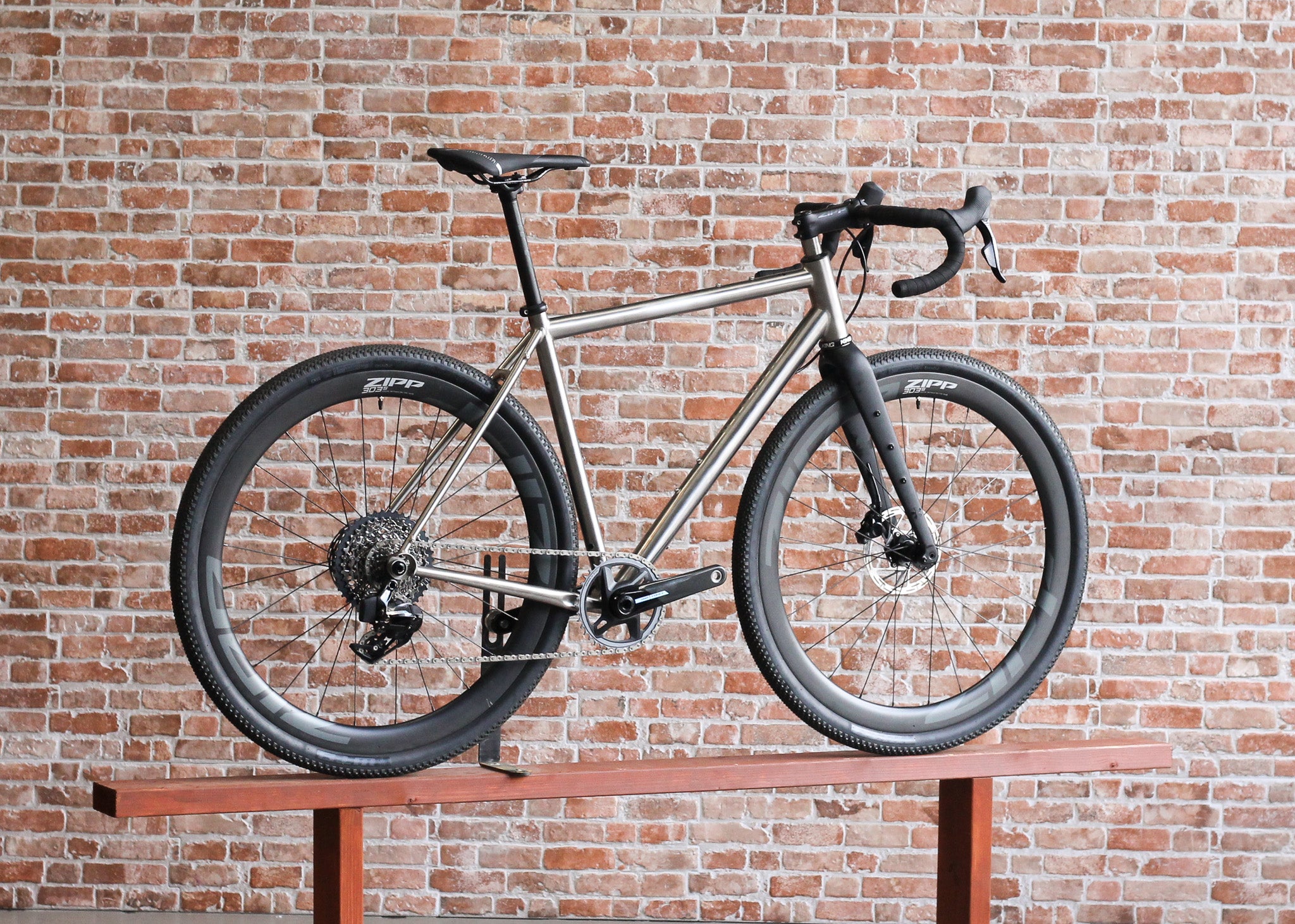 Ex Display - Gloria All Road 54cm- SRAM Force XPLR AXS (Electronic Shifting) - Chris King - Zipp Carbon Wheelset