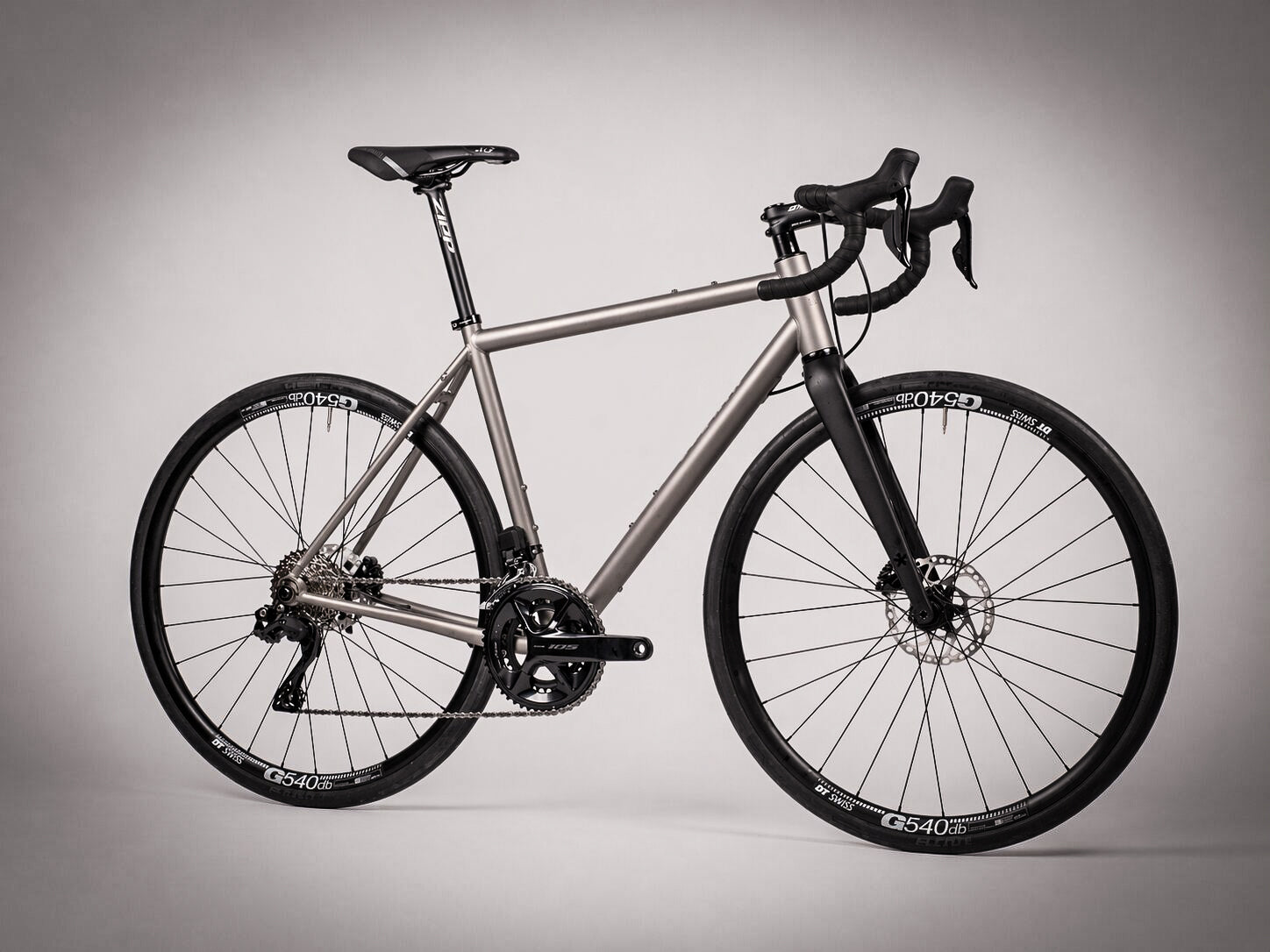 Gloria All Road Titanium - Shimano 105 Di2 - DT Swiss Wheelset