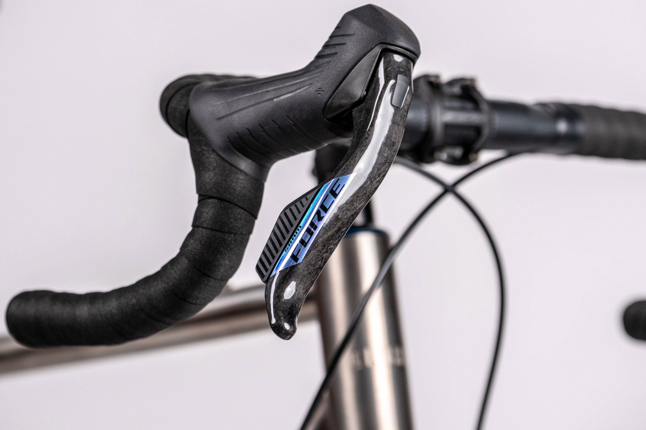 Gloria All Gravel Titanium - SRAM Force AXS 1x - Zipp 303s XPLR Wheelset